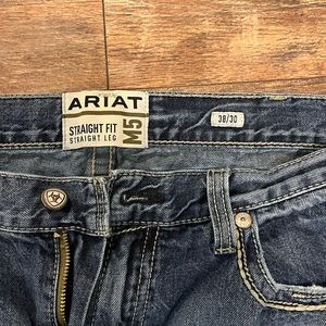 Men's Ariat straight fit jeans size 38/30